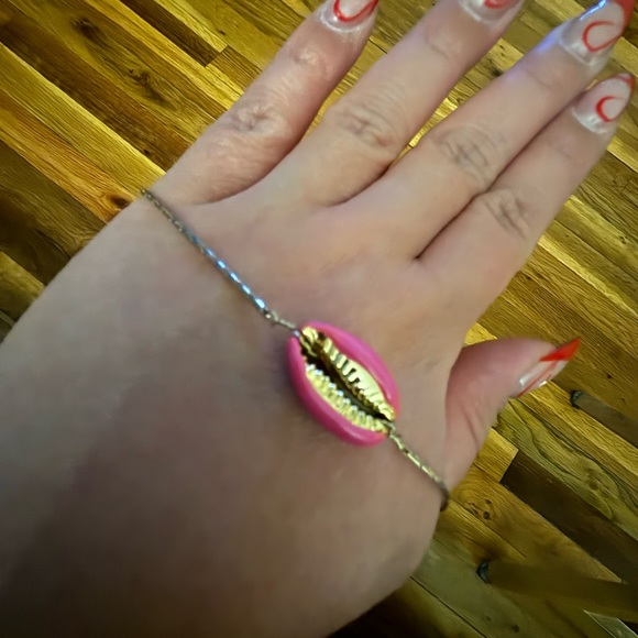 Cara Couture Puka Shell Pink and Gold Bracelet - Picture 3 of 3